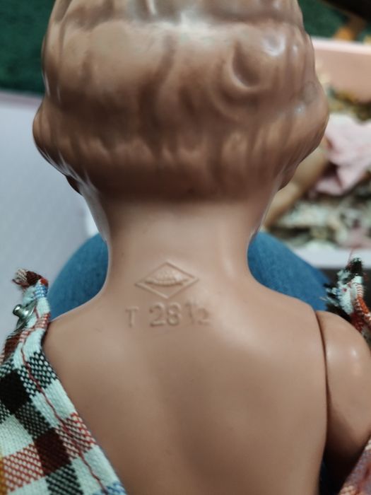 Stare lalki kolekcjonerskie