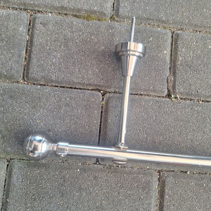 Karnisz metalowa " srebna."