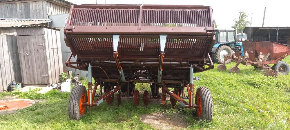 Картоплесаджалка 4х рядна  причіпна КСМ 4а ідеальний стан