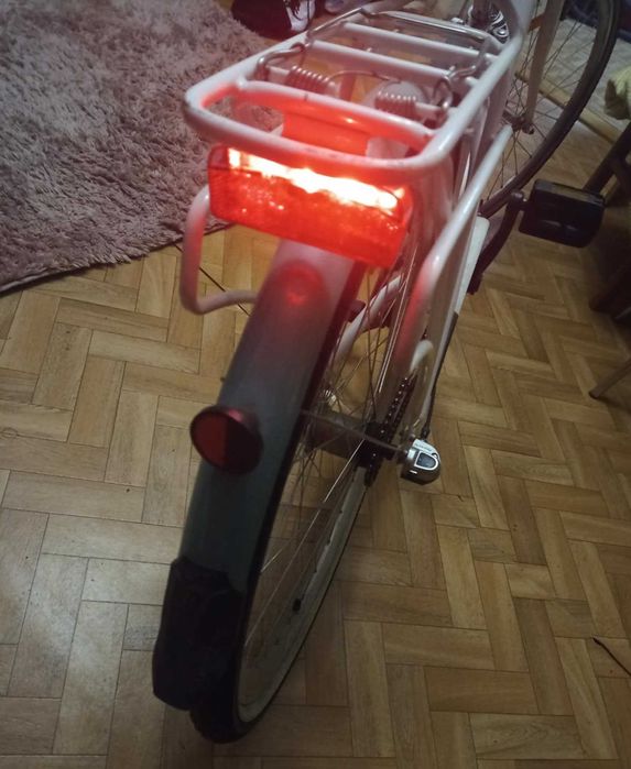 Rower miejski Storm Stockholm biało-miętowy 26' koła, uchwyt na koszyk