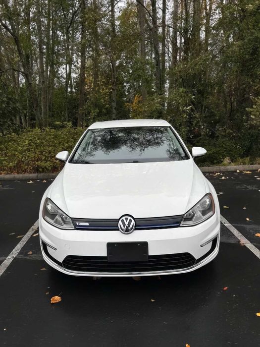 Volkswagen e-Golf SE      2016