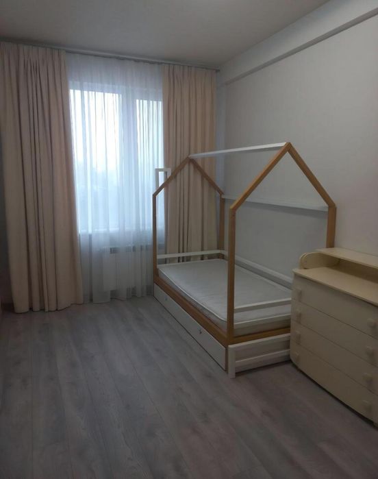 Продам 3-кім. квартиру вул. Станислава Партали (Балакірева), 17