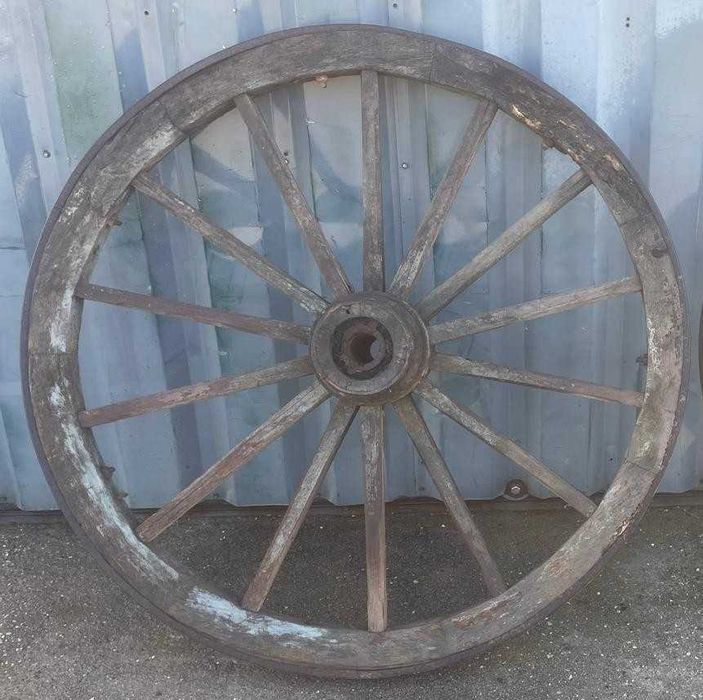 roda de carroça antiga