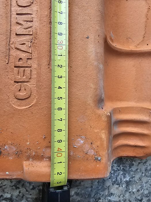 Telhas  e Topos Usadas (CERÂMICA  SOTELHA)