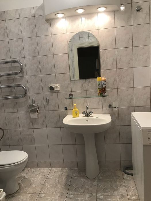 Здам в довгострокову оренду 2-ну квартиру по пр. Волі .