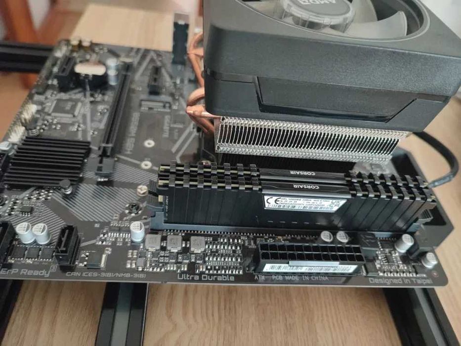 Bundle RYZEN 9 5900X + Gigabyte 550S2H + 16GB RAM Corsair