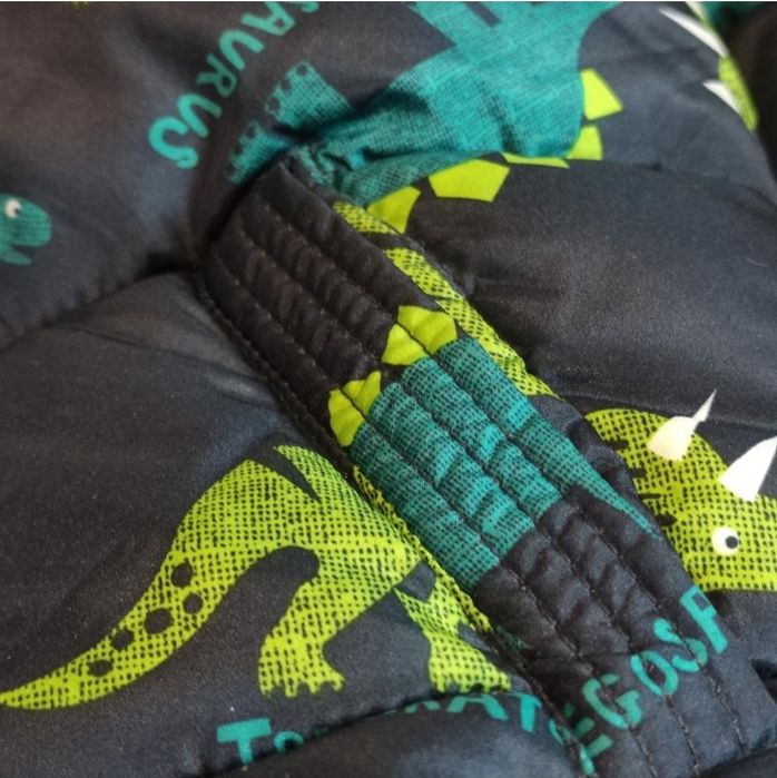 Демі курточка (до -5 точно) на 4-5 років