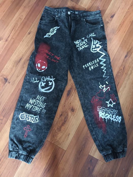 Spodnie z nadrukowanymi malunkami