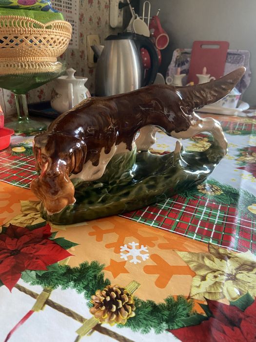 Статуэтка охотничья собака с гуской фарфоровая на охоте керамика ссср