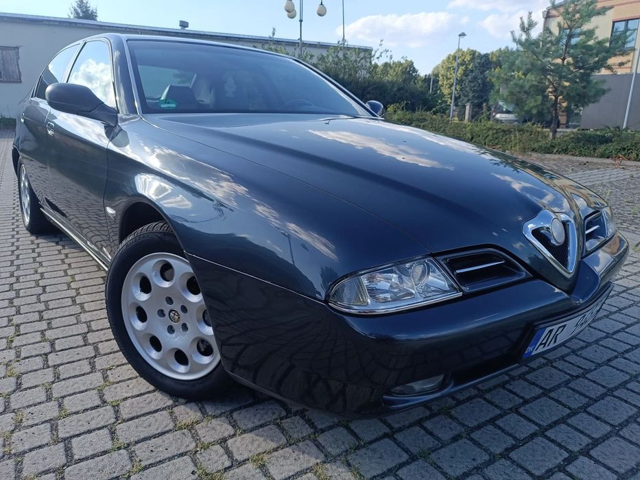 Alfa Romeo 166