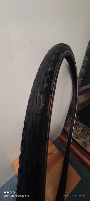 Вело шина різна.