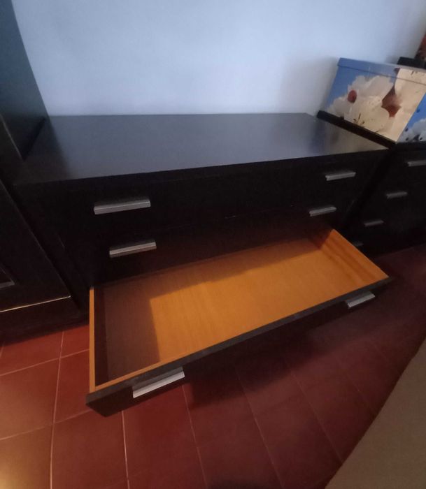 Cómoda madeira maciça