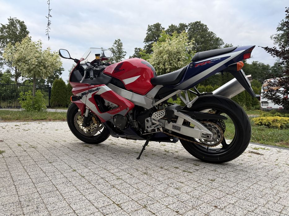 Motocykl honda cbr 929 rr fireblade