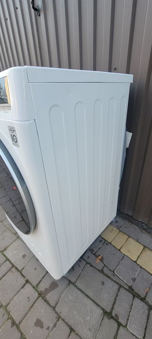 Пральна машина LG  9 кг