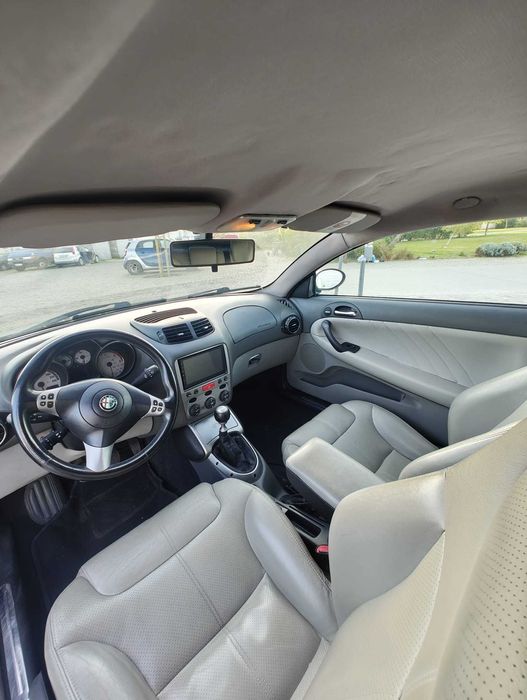 Alfa Romeo GT imaculado/ Aceito retomas
