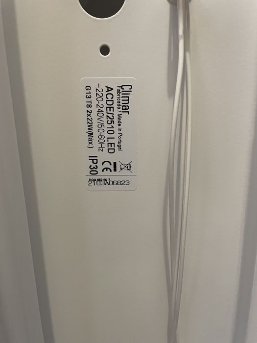 Regua LED acrilica + 2 lampadas