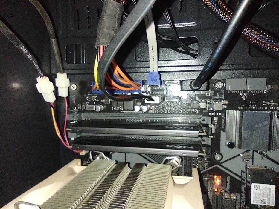 Komputer i5-8500, SSD Samsung PM981 256GB M.2 NVMe,Amd Radeon R9 200