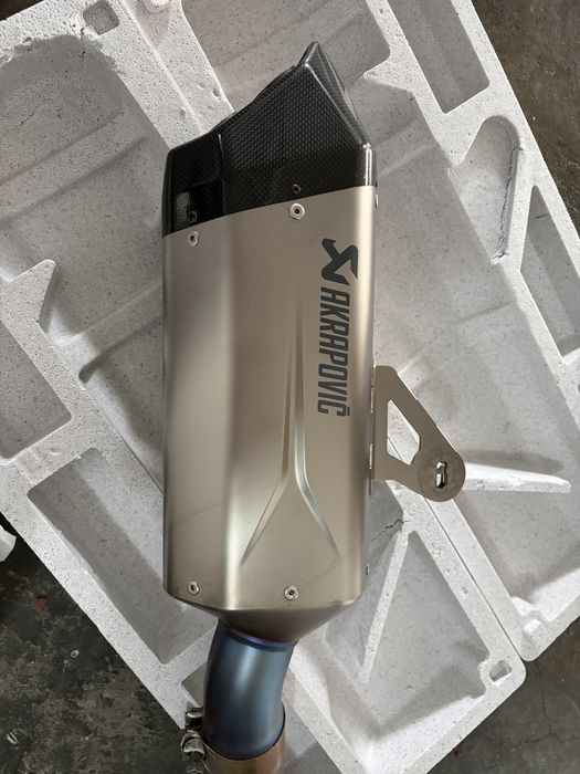Escape Akrapovic para BMW R1300GS