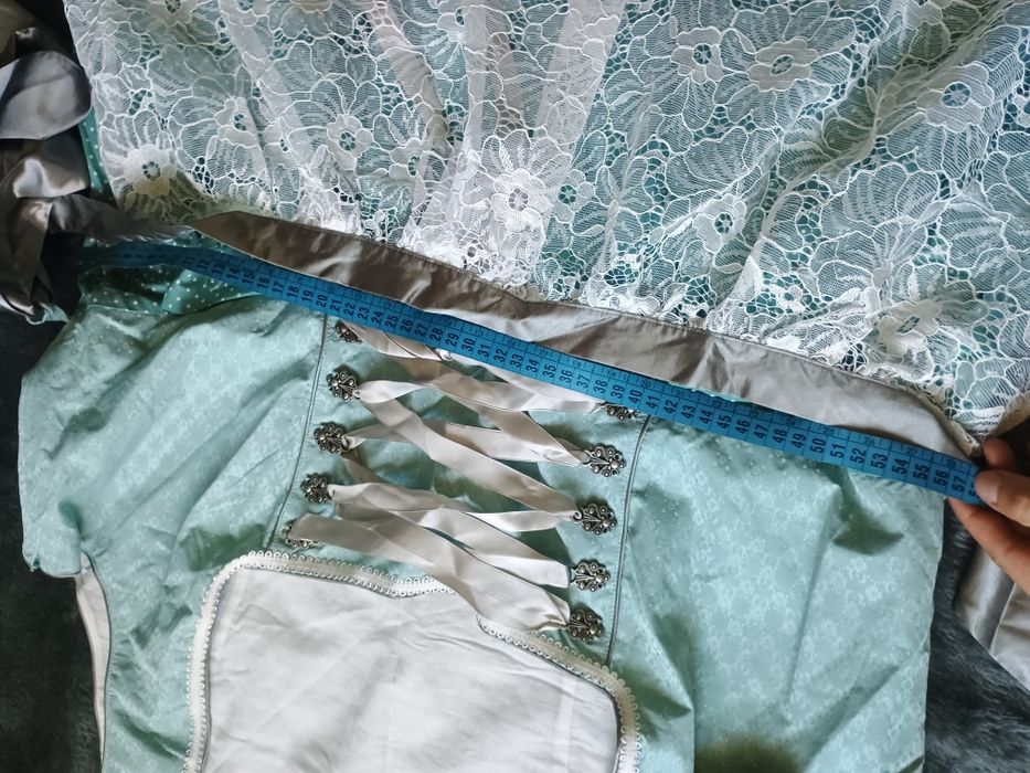 Sukienka bawarska Dirndl tradycyjny strój ludowy