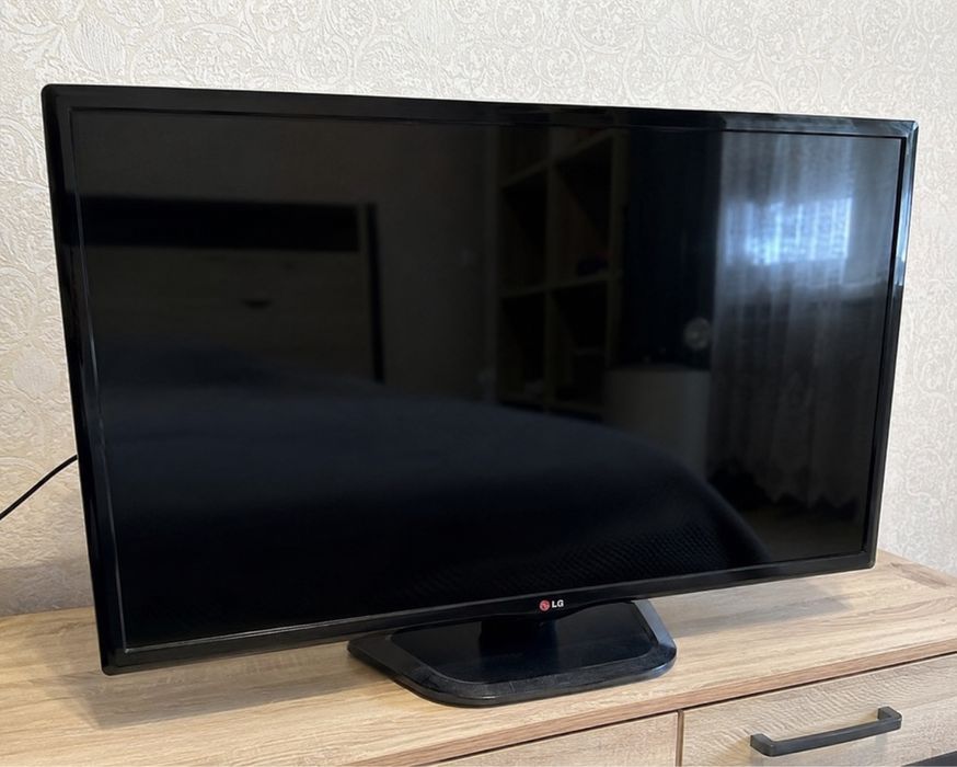 Телевизор LG 32 LN541U  на запчати