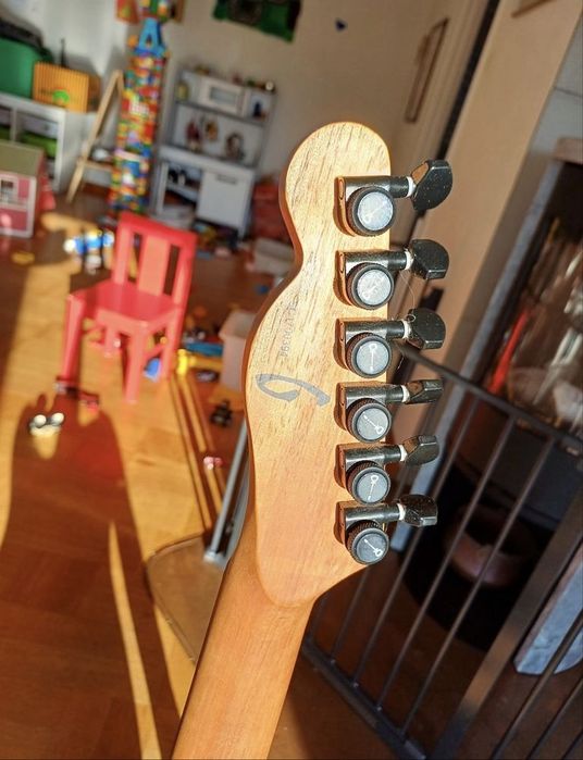 Guitarra Charvel Joe Duplantier San Dimas