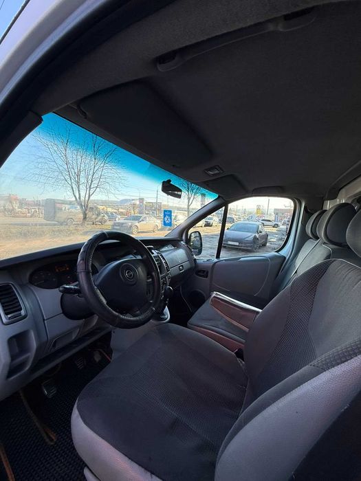 Вантажний бус Opel Vivaro 2009 Довга база