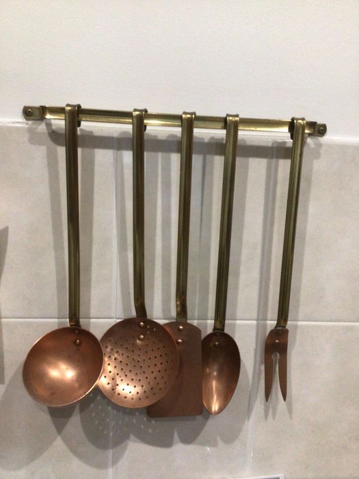 Conjunto de 5 utensílios decorativas de cozinha em leitão