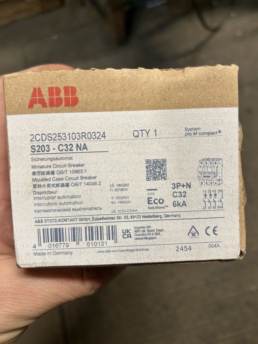 Wylacznik Autamatyczny ABB s203-c32 NA
