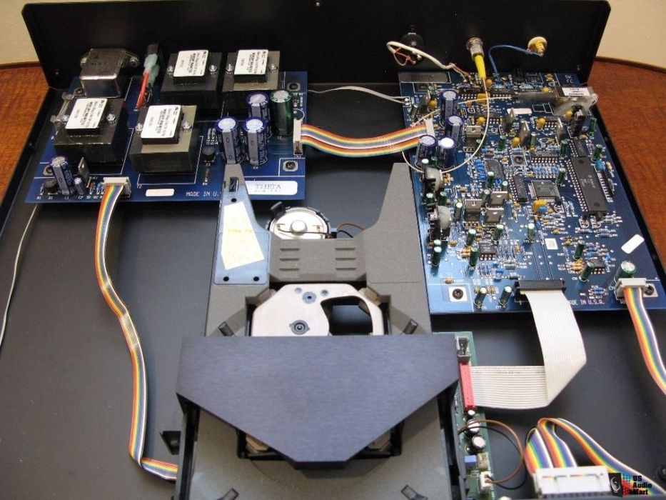 Leitor de CD High-End - Theta Data Basic II (Excelente Estado)