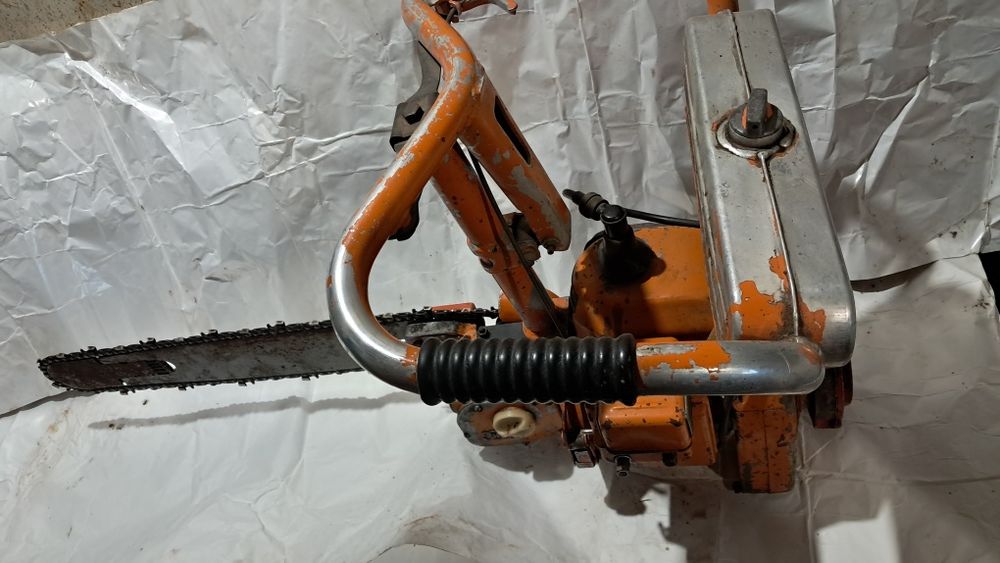 Продам бензопилу Урал