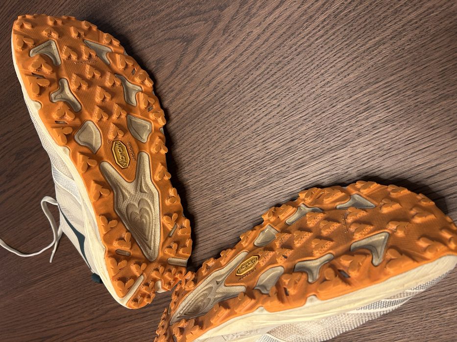 Hoka Speedgoat 7