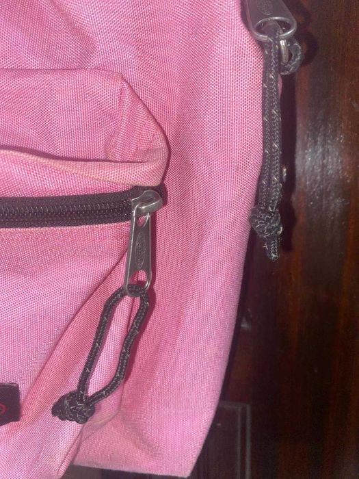 Mochila eastpak rosa claro usada
