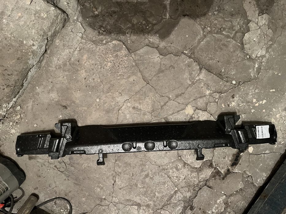 Продам абсорбер на Ауді Q5