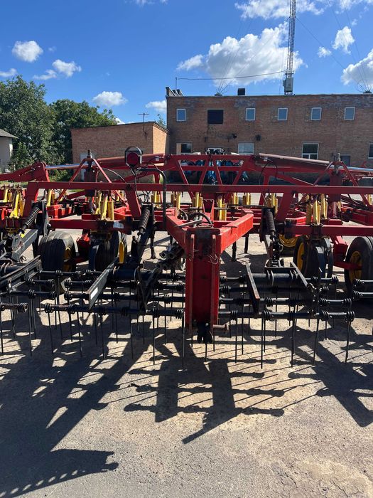 Культиватор суцільного обробітку Bourgault 8810-35 (18 м)