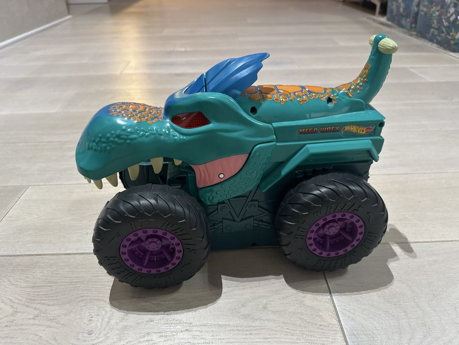 Hot Wheels Monster Trucks Pożeracz aut Mega Wrex