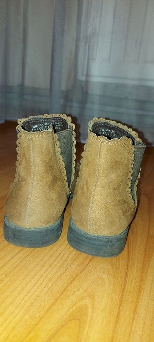 Осіннє взуття PRIMARK на дівчинку 30-31 р.