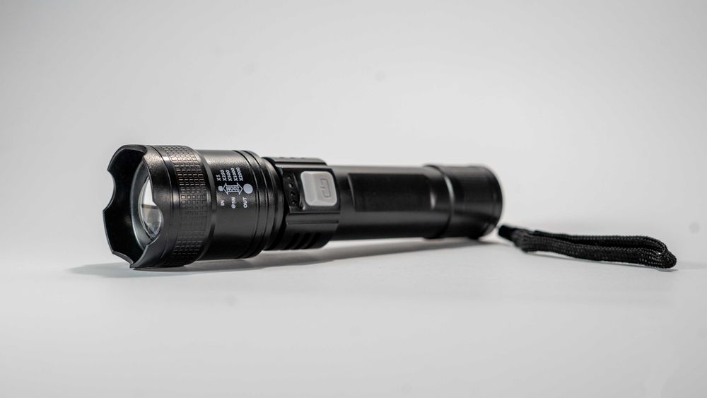 Lekka Mocna Latarka Taktyczna Akumulatorowa Na Prezent USB-C