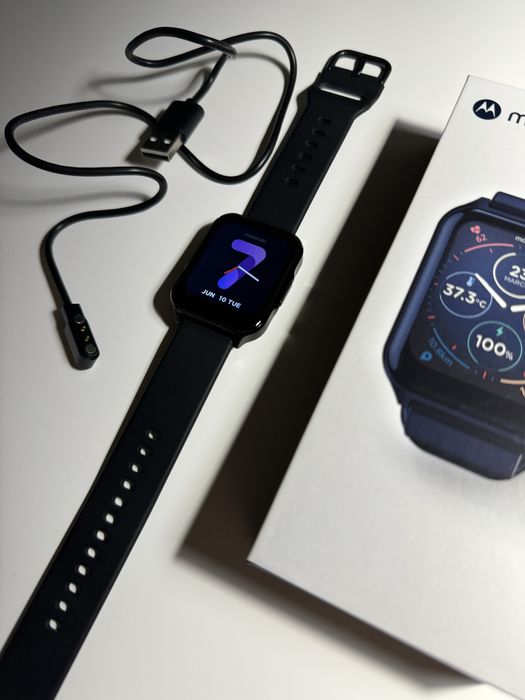 Смарт-годинник Moto Watch 70, Motorola