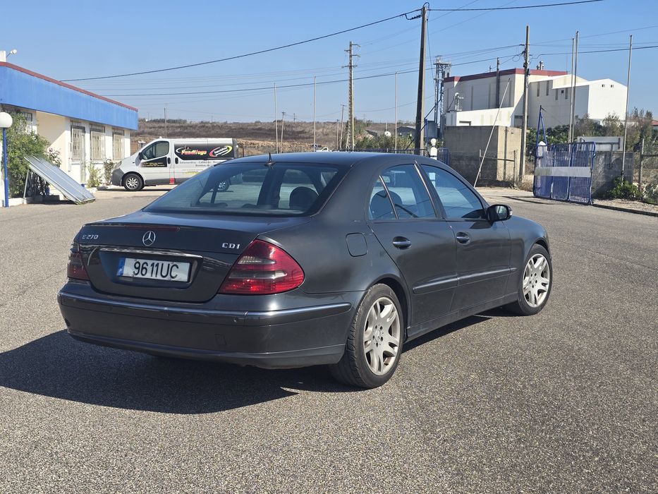 Mercedes E270 Avangarde Manual — photo 3
