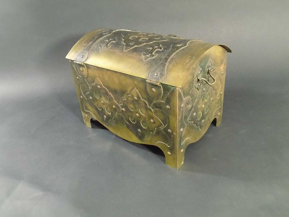 Szkatułka kuferek metaloplastyka Cz Palczewski PRL