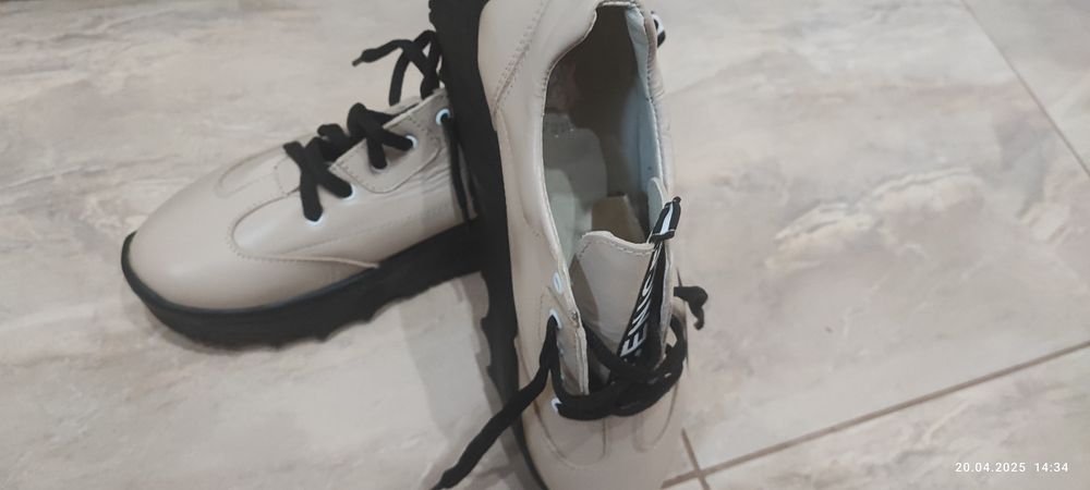 Кросівки, туфлі,кеди кроссовки обувь весна осень