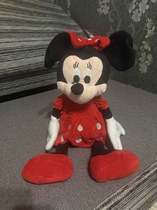 Mikki mouse, велика панда, гноми, папуга