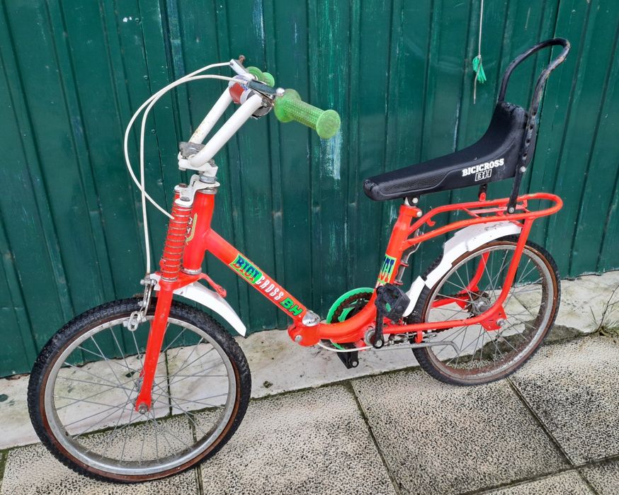 Bicicleta antiga BH