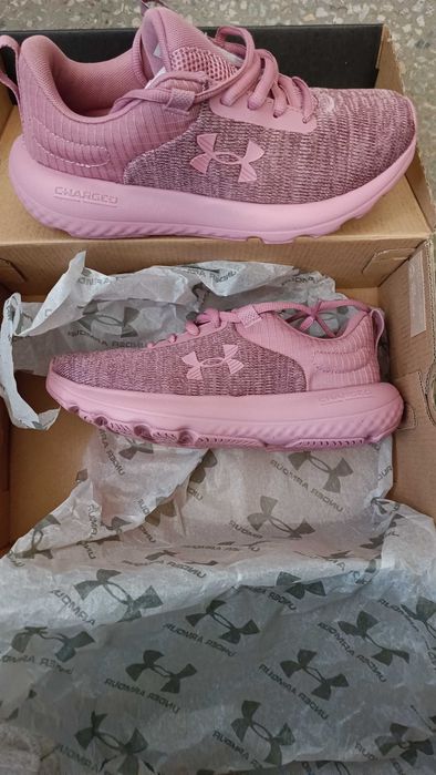 Buty damskie wiosna różowe . Firma" Under Armour""