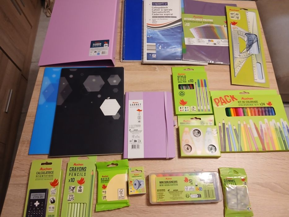 Kit material escolar novo e selado