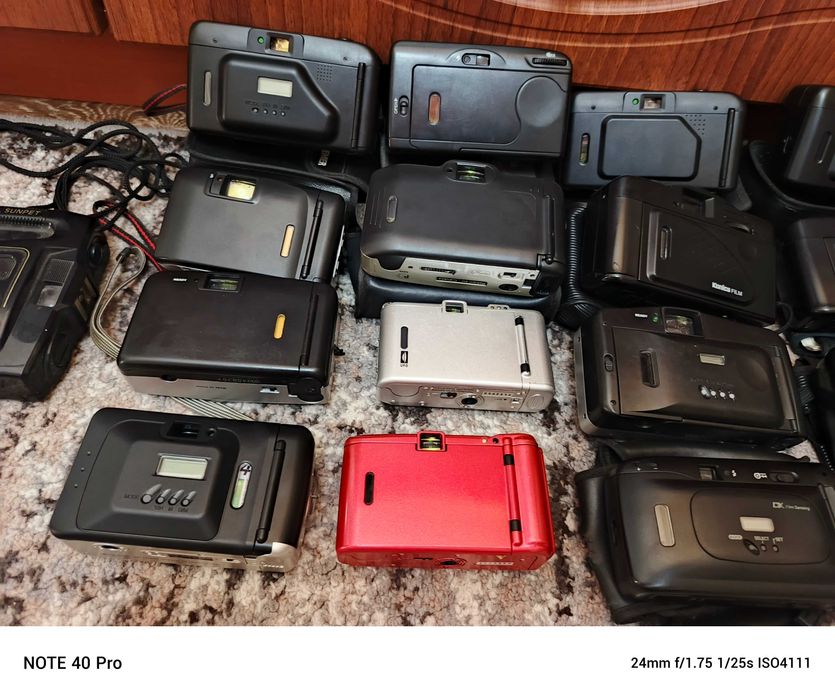 Плёночный фотоаппарат UFO. Polaroid. Konica. Rekam. Premier.