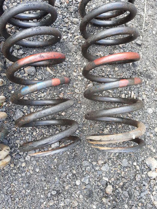 Sprężyny zawieszenia mercedes W123 kombi 2.8 TE