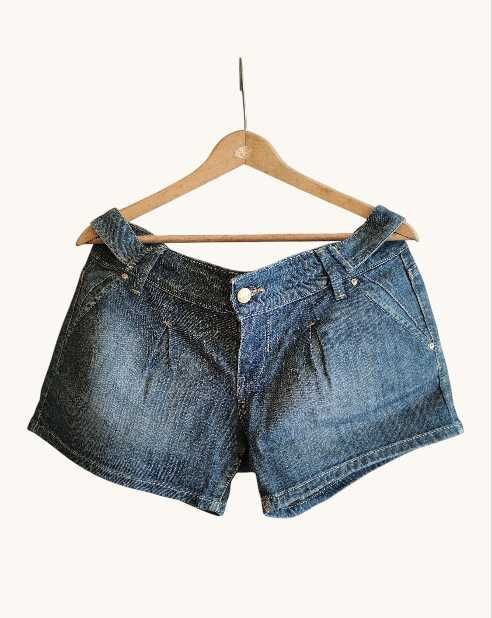 Szorty H&M bardzo krutkie – jeansowe, bardzo dobry stan – 10 zł