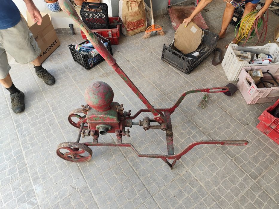 Bomba de vinho antiga Casa Damião