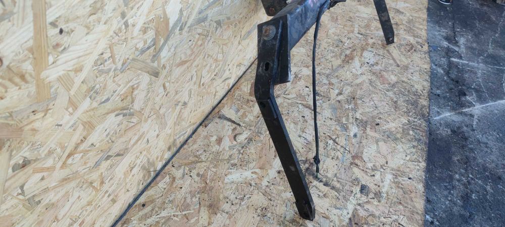 Mazda 2 II Hak Holowniczy Belka Kula